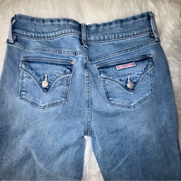 Hudson Women's Straight Leg Jeans Size 6 Medium Wash Blue Denim Mid-Rise Staple - Picture 3 of 13